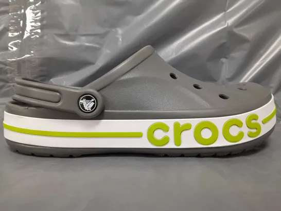 PAIR OF CROCS BAYABAND CLOGS IN GREY UK SIZE M9/W10