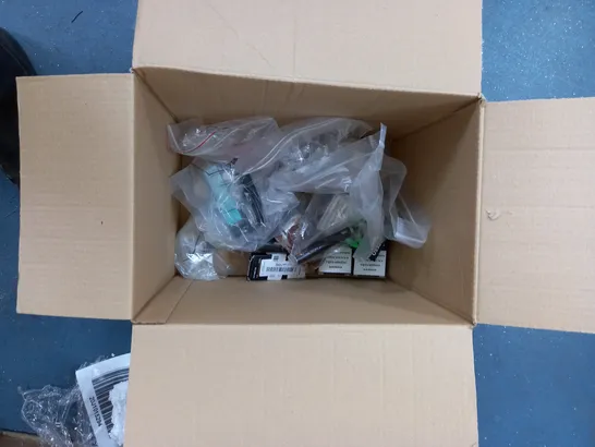 BOX OF APPROXIMATELY 20 ASSORTED VAPING PRODUCTS - SOME MAY NOT TURN ON