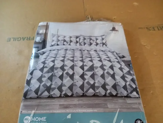 SOHO GEOMETRIC DUVET SET IN SILVER - SINGLE