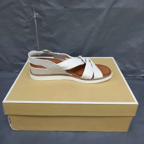 MODA IN PELLE LEATHER SANDALS WHITE SIZE 4