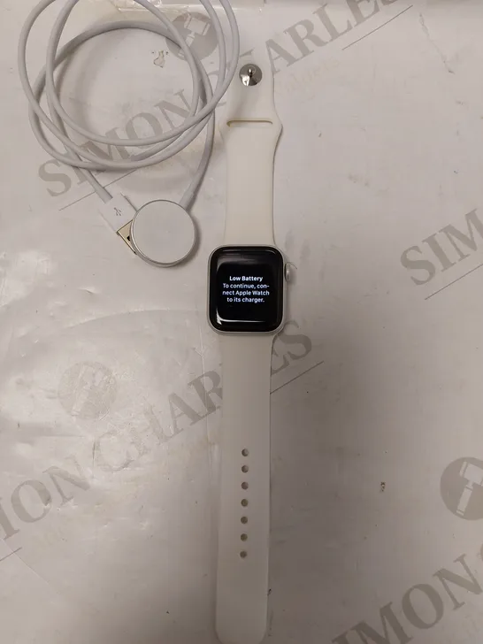 APPLE WATCH SERIES 6 - SILVER 