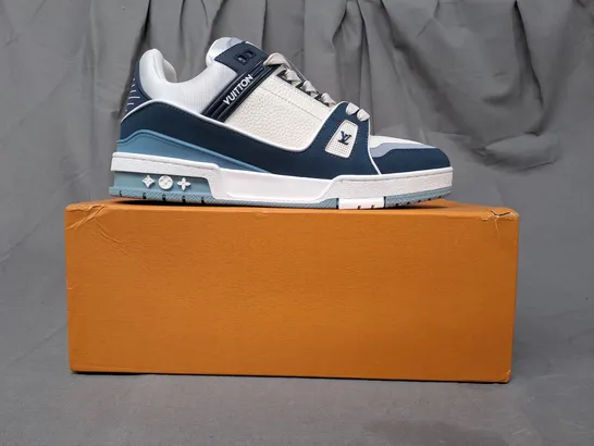 BOXED PAIR OF LOUIS VUITTON SHOES IN BLUE/WHITE SIZE 9