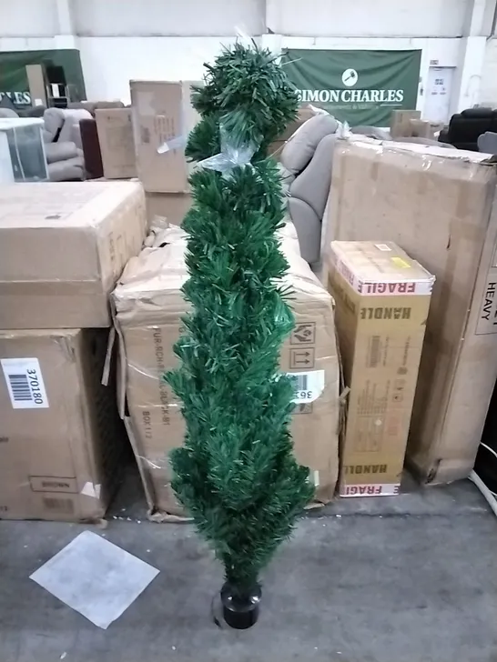 BOXED PLASTIC FIR TREE WITH STARS 