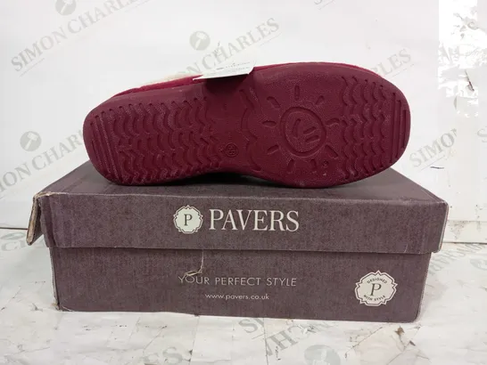 BOXED PAIR OF PAVERS SLIPPERS IN BURGUNDY UK SIZE 5