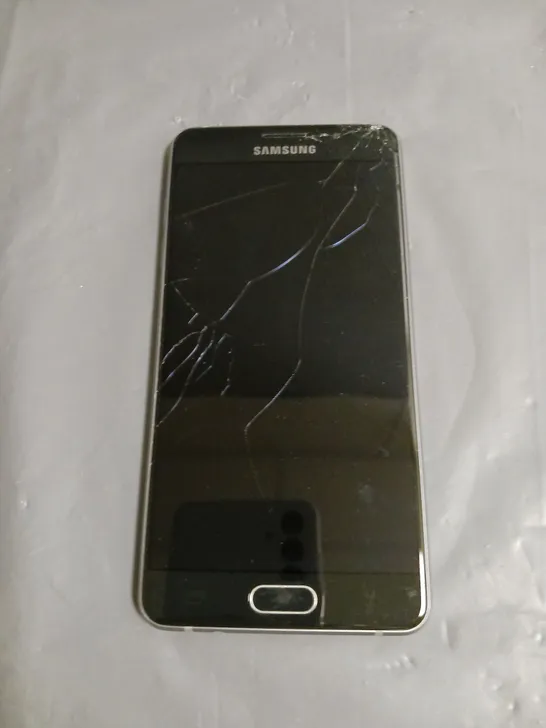 SAMSUNG GALAXY A5 SMARTPHONE IN BLACK