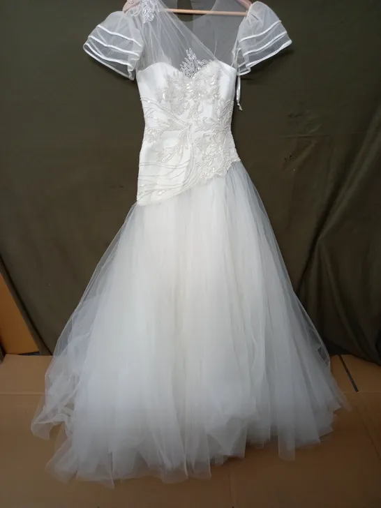 DAVID FIELDEN SPOSA EMBELLISHED BODICE WEDDING DRESS - SIZE UNSPECIFIED