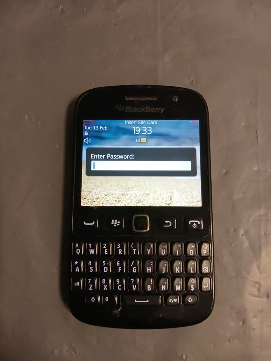 BLACKBERRY 9720 PHONE IN BLACK