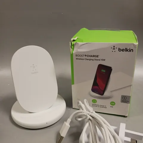 BOXED BELKIN BOOST CHARGE 15W WIRELESS CHARGING STAND 