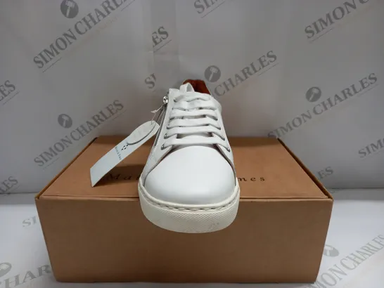 BOXED PAIR OF MAISON DE NIMES LEATHER ZIP SIDE TRAINERS IN WHITE - SIZE 8