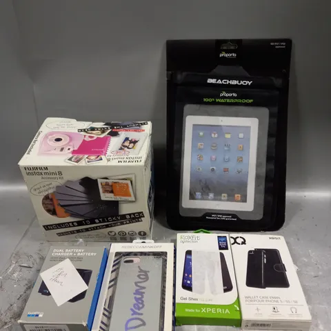 APPROXIMATELY 25 ASSORTED ELECTRICAL PRODUCTS TO INCLUDE CAMERA ACCESSORY PACK, PROTECTIVE PHONE CASES, GO PRO BATTERY ETC 