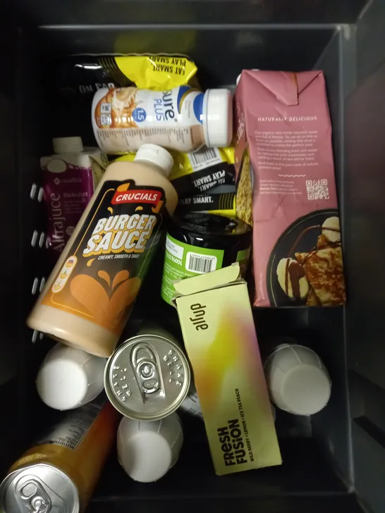 APPROXIMATELY 10 ASSORTED FOOD/DRINK PRODUCTS TO INCLUDE MIGHTY OAT MILK, GRIND COFFEE, ON PAR PROTEIN BARS ETC - COLLECTION ONLY 