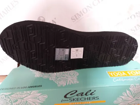 SKECHERS SANDALS BLACK 