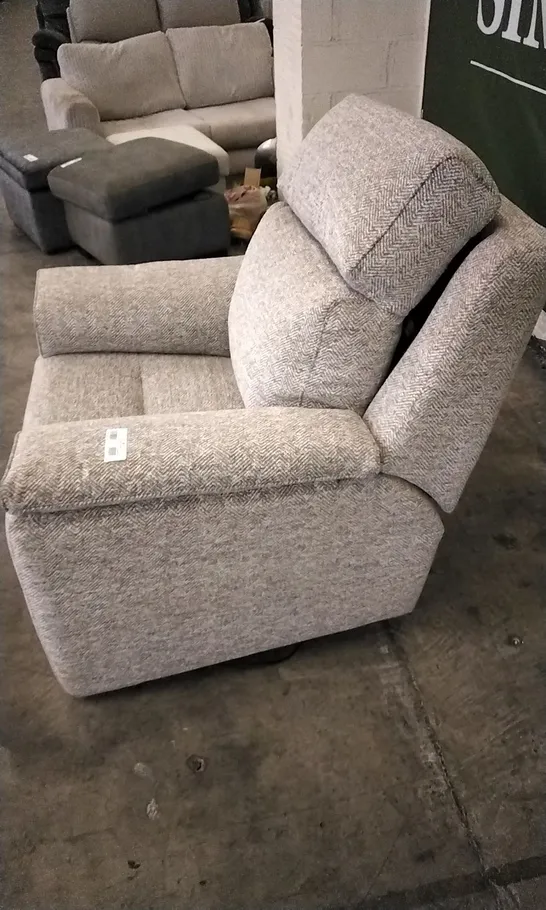 QUALITY BRITISH DESIGNED & MANUFACTURED G PLAN ELLIS POWER RECLINER ARMCHAIR LOWRY SAND FABRIC