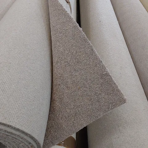 ROLL OF QUALITY DIM HEATHERS CARPET // SIZE: APPROX. 1.49 X 4m