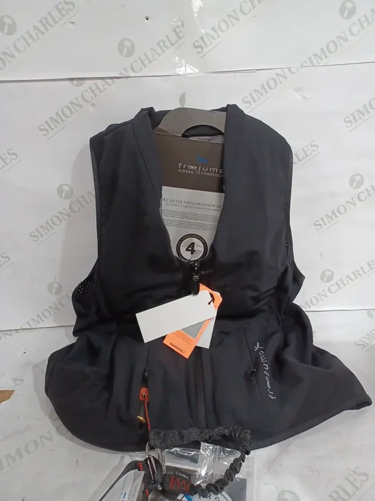 FREEJUMP AIRBAG JACKET IN MEDIUM 