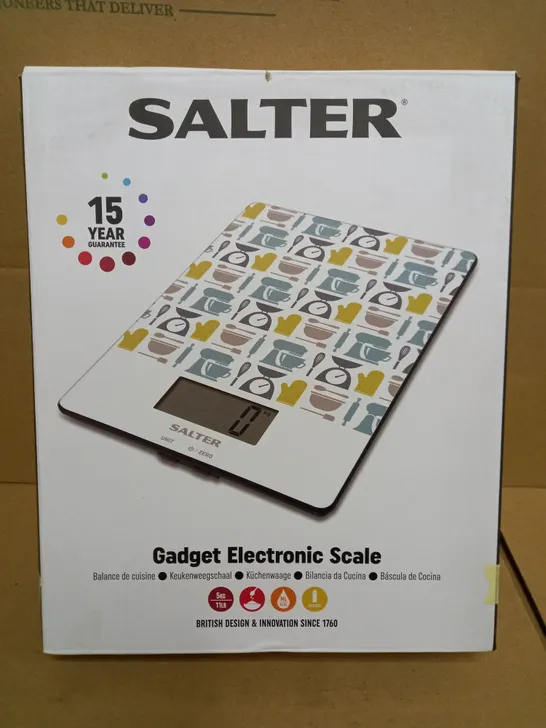 BOXED SALTER GADGET KITCHEN SCALE 