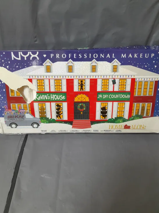 NYX PROFESSIONAL MAKEUP HOME ALONE MAKEUP GIFT BOX