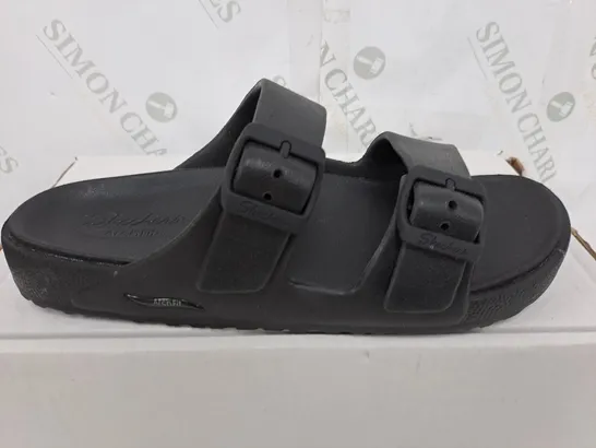 SKETCHERS FOAMIES SANDAL IN BLACK - UK 7