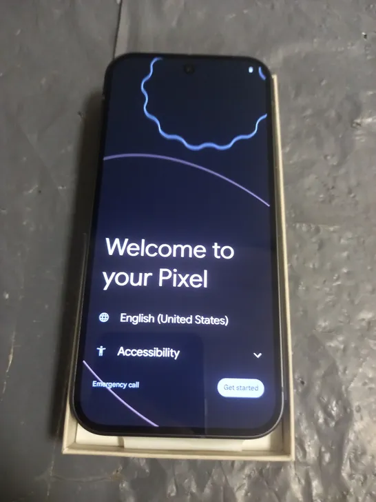 BOXED GOOGLE PIXEL 9 256GB MOBILE PHONE IN OBSIDIAN