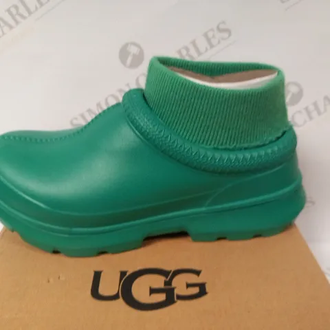 BOXED UGG W TASMAN X SIZE 5