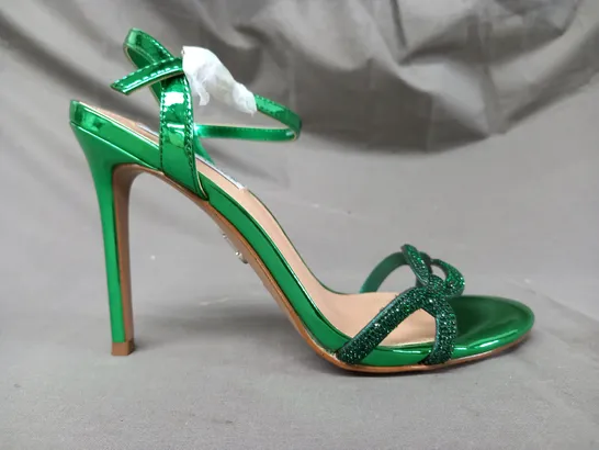 BOXED PAIR OF STEVE MADDEN OPEN TOE HIGH HEELS IN EMERALD UK SIZE 5