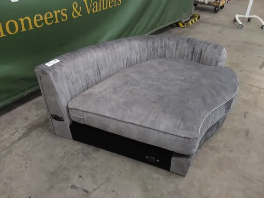 DESIGNER LAID BACK SOFA PIECE UPHOLSTERED IN GREY FABRIC 
