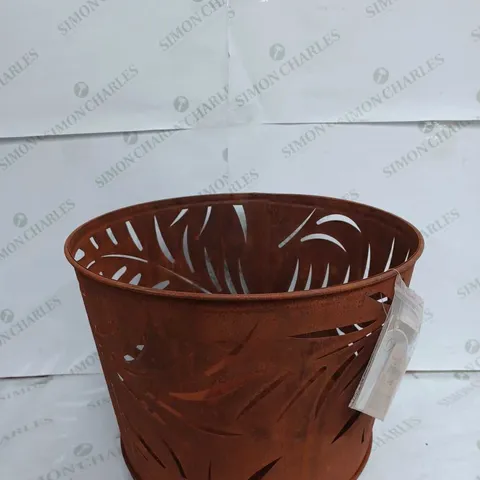 FIRE BUCKET WITH RUSTY STYLE