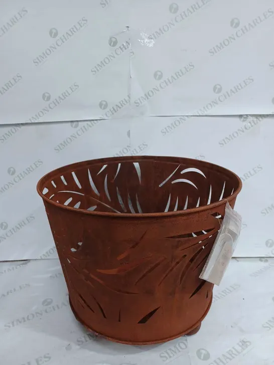 FIRE BUCKET WITH RUSTY STYLE