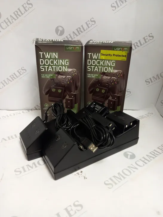 2 BOXED VENOM TWIN DOCKING STATION FOR USE WITH XBOX ONE 