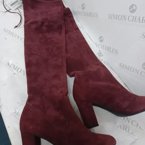 BOXED PAIR OF PETER KAISER KNEE LENGTH HEELED BURGUNDY SUEDE BOOTS - SIZE 6
