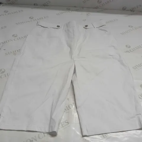 ANNA ROSE STRETCH WAIST SHORTS IN WHITE - SIZE 12