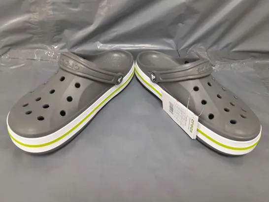 PAIR OF CROCS BAYABAND CLOGS IN GREY UK SIZE M9/W10