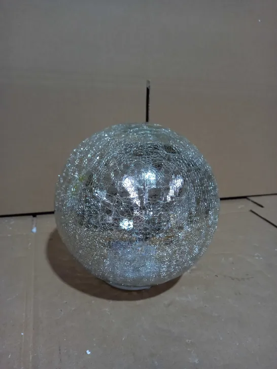 MR CHRISTMAS 8" GLASS CRACKLE SPHERE WITH ROTATING LIGHT - SILVER