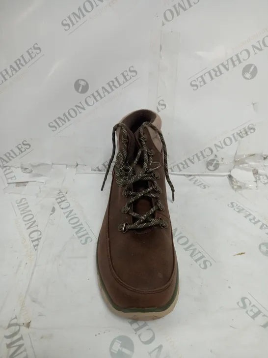 SKECHER BROWN WARM BOOT SIZE 8