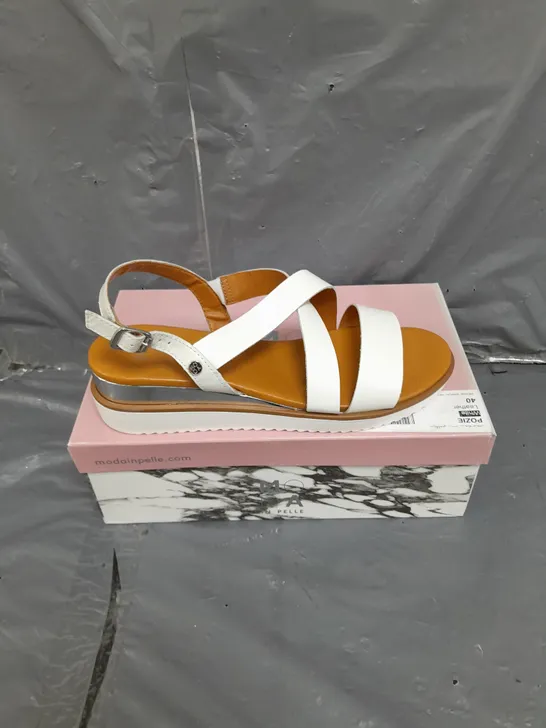 BOXED PAIR OF MODA IN PELLE WEDGE SANDAL WITH CROSS OVER IN WHITE LEATHER SIZE 7