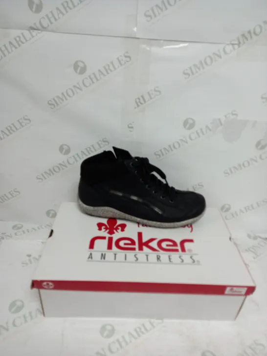 BOXED PAIR OF RIEKER LACE ANKLE BOOTS IN BLACK SIZE 6