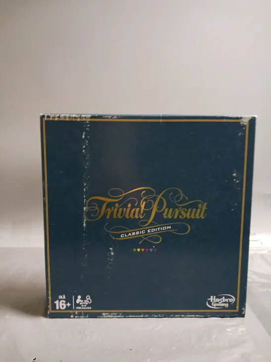 HASBRO TRIVIAL PURSUIT CLASSIC EDITION - BOARD GAME (FI)