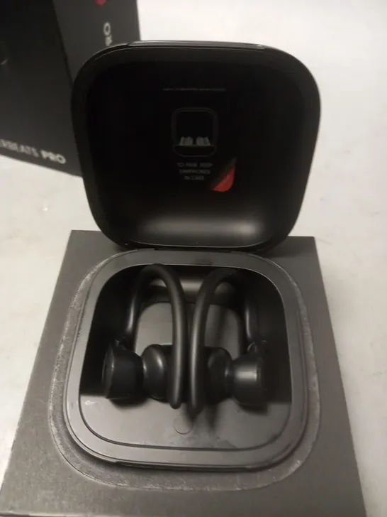 BOXED POWERBEATS PRO WIRELESS WITH CHARGING CASE