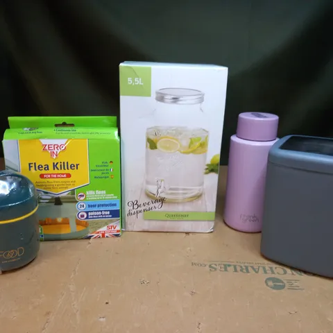 BOX OF APPROXIMATELY 20 ASSORTED ITEMS TO INCLUDE QUEENSWAY 5,5L BEVERAGE DISPENSER, SMALL PORTABLE BIN, ZERO IN FLEA KILLER, ETC