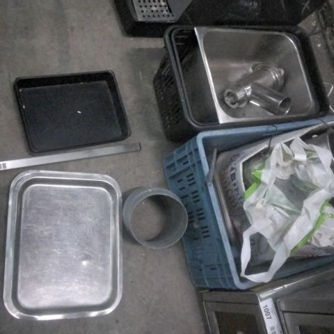 ASSORTED CATERING ITEMS/PARRD TO INCLUDE TRAYS ETC