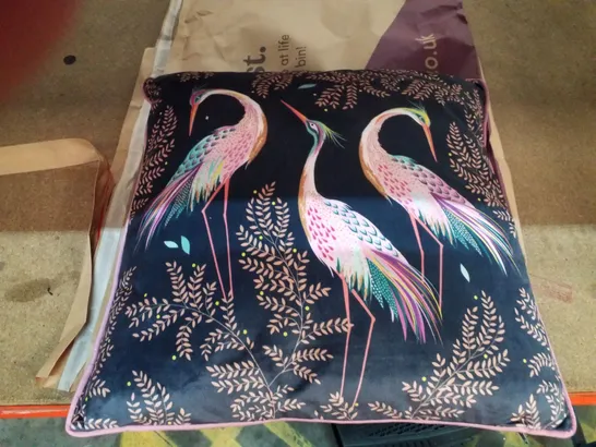 DANCING CRANES MIDNIGHT 50×50CM FEATHER CUSHION