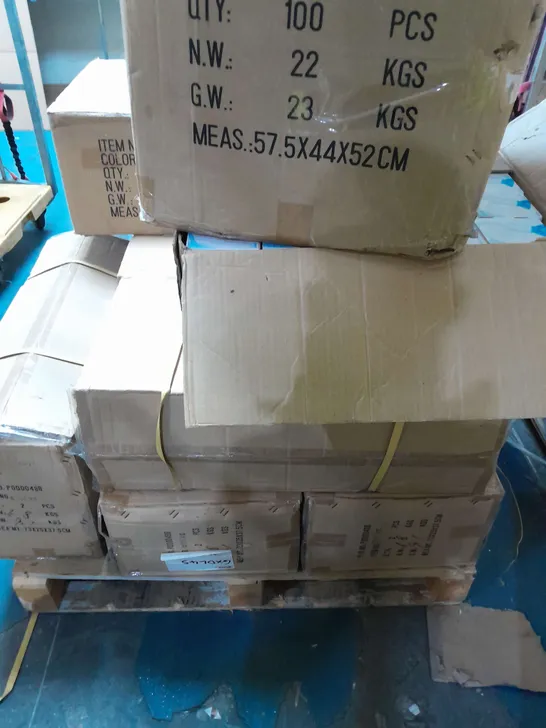 PALLET OF APPROXIMATELY 130 ASSORTED LIGHTING ITEMS TO INCLUDE - EMCOLITE DOWNLIGHTS PL405 , EMCOLITE DOWNLIGHTS GU1SFP , EMCOLITE STEEL DOWNLIGHT PL 405 ETC - COLLECTION ONLY