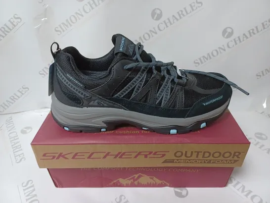 BOXED PAIR OF SKECHERS TREGO WATERPROOF HIKING BOOTS IN BLACK - SIZE 5