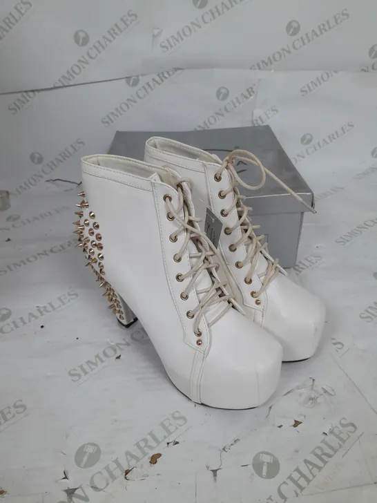 CASSANDRA PLATFORM BLOCK HEEL IN WHITE PU LEATHER WITH GOLD SPIKES SIZE 7