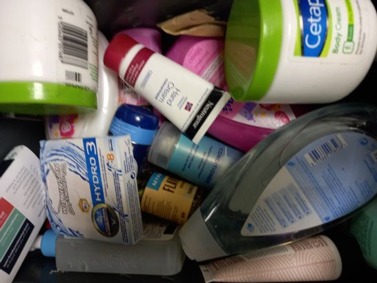 LOT OF APPROXIMATELY 20 ASSORTED HEALTH & BEAUTY ITEMS, TO INCLUDE EMBRYOLISSE, KERASTASE, NEAL'S YARD, ETC 