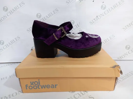 KOI FOOTWEAR DELLA PURPLE VELVET WITCHY MARY JANES - EU 37