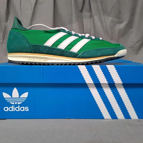 BOXED PAIR OF ADIDAS SL 72 OG SHOES IN GREEN/WHITE UK SIZE 6.5