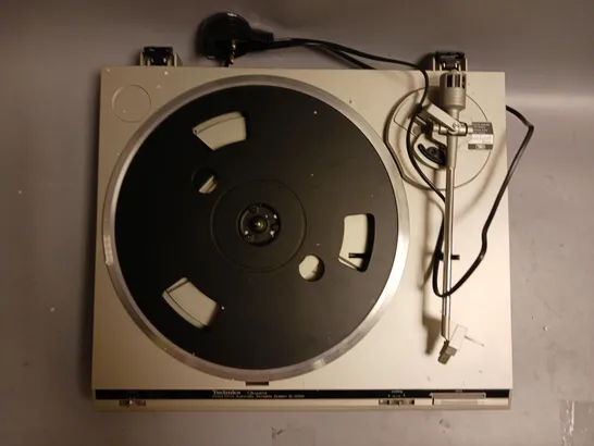 BOXED TECHNICS QUARTZ DIRECT DRIVE AUTOMATIC TURNTABLE SYSTEM SL-Q200