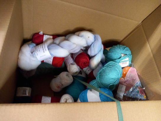 LOT OF APPROX 20 ASSORTED HOUSEHOLD ITEMS TO INCLUDE: RIBBON COTTON, YARN, WOOL