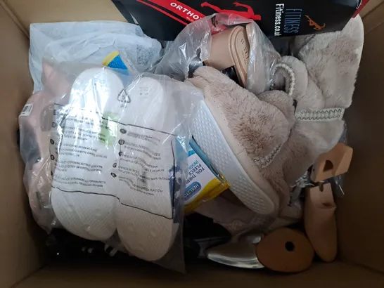 BOX OF APPROXIMATELY 15 ASSORTED PAIRS OF SHOES AND FOOTWEAR ITEMS IN VARIOUS STYLES AND SIZES TO INCLUDE ROCKET DOG, ZARA, ETC